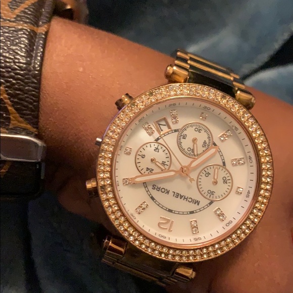 Micheal Kors watch - Picture 3 of 3